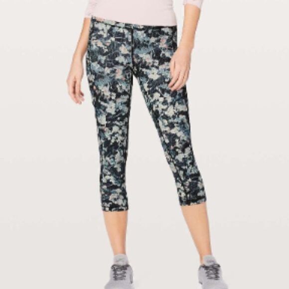 LULULEMON Speed Up Cropped Leggings Spring Multi Bloom Size 2 - Picture 7 of 10
